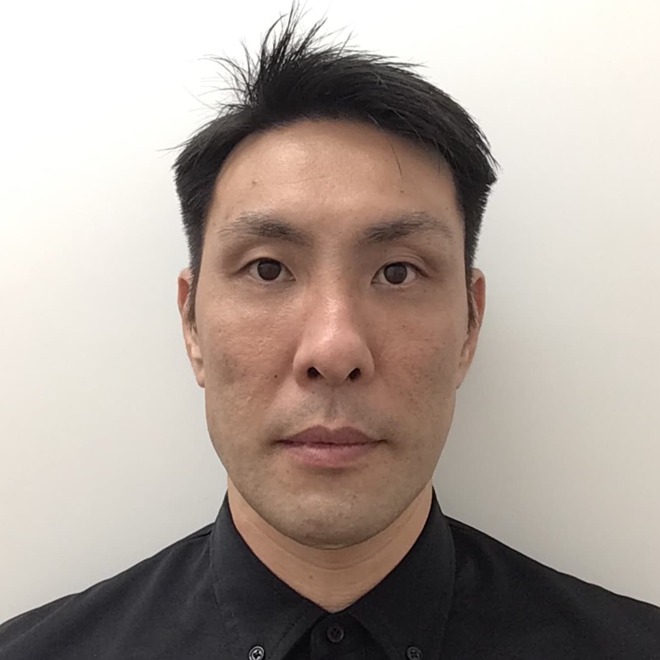 東 征臣